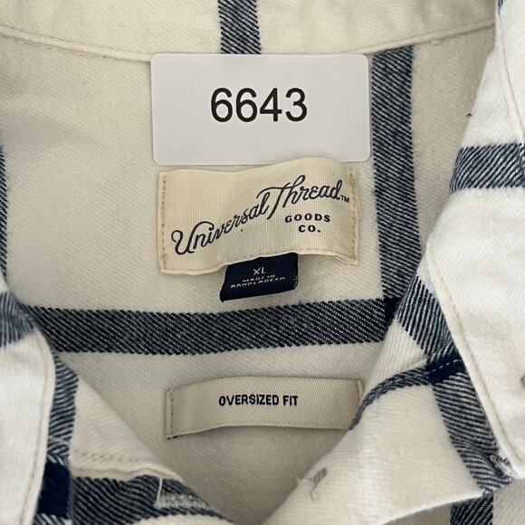 Universal Thread Womens Fit Flannel Shirt XL Oversized Fit Cream/Navy - Picture 5 of 9